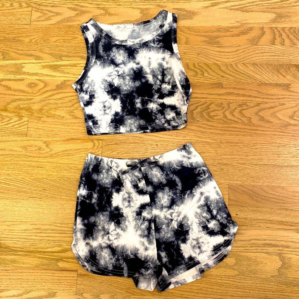Tank top+ shorts